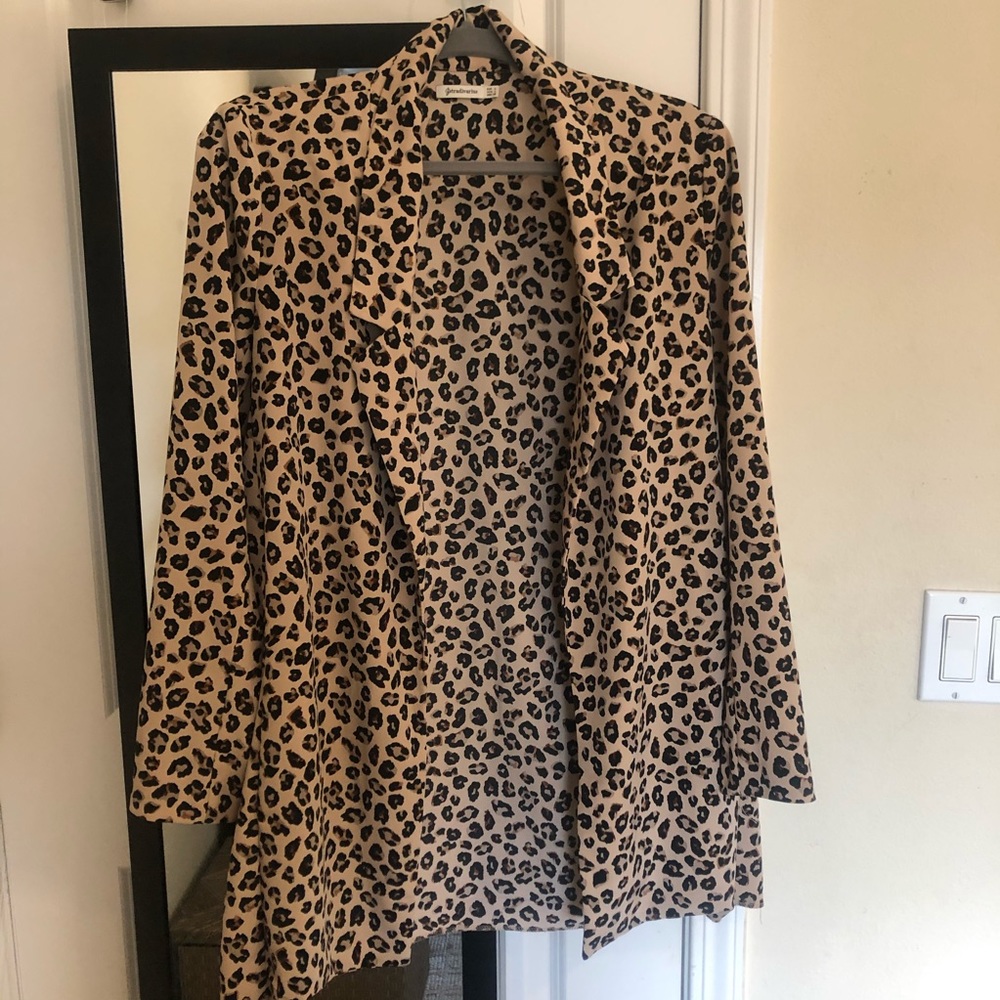 NEVER WORN leopard print blazer